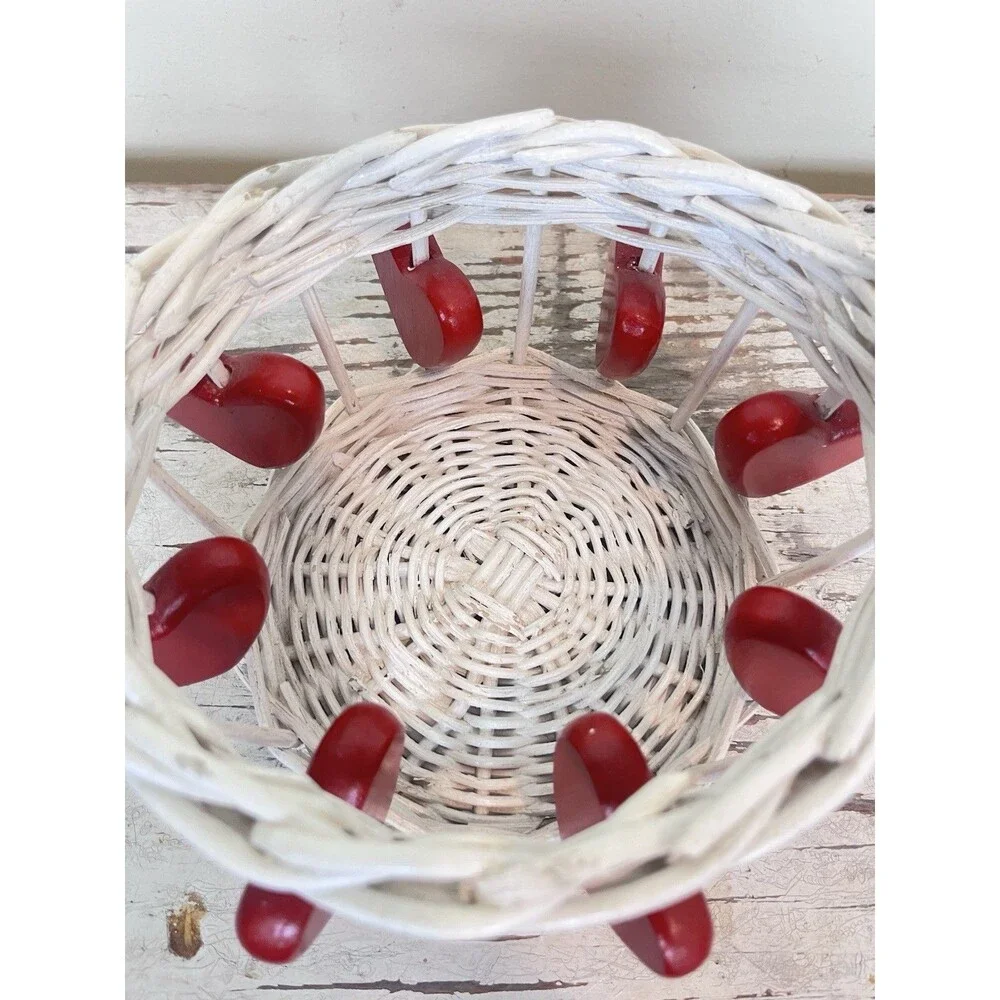 Vintage Wicker And Wooden Hearts L❤️VE Basket W/ Handle Moveable Hearts Rare 9”
